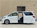2013 Toyota Alphard