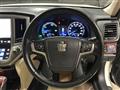 2013 Toyota Crown Hybrid