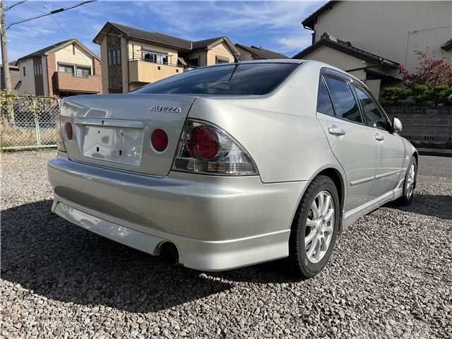 2003 Toyota Altezza
