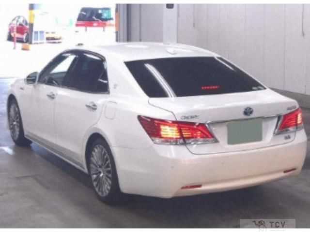 2013 Toyota Crown Majesta