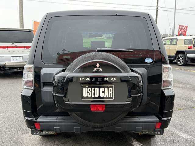 2012 Mitsubishi Pajero