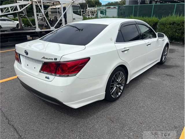 2014 Toyota Crown Hybrid