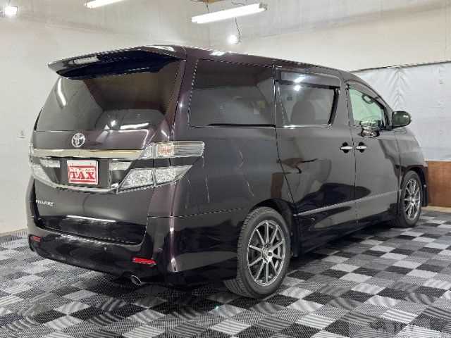 2013 Toyota Vellfire