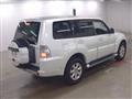 2013 Mitsubishi Pajero