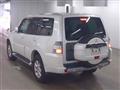 2013 Mitsubishi Pajero