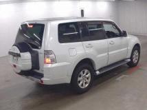 2013 Mitsubishi Pajero