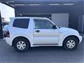 2006 Mitsubishi Pajero