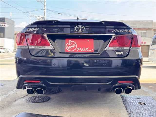 2013 Toyota Crown Hybrid