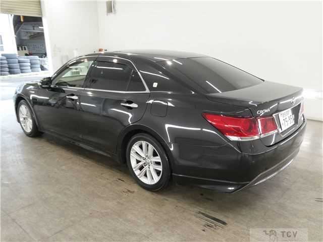 2013 Toyota Crown Hybrid