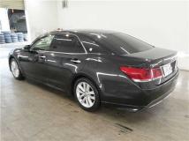 2013 Toyota Crown Hybrid