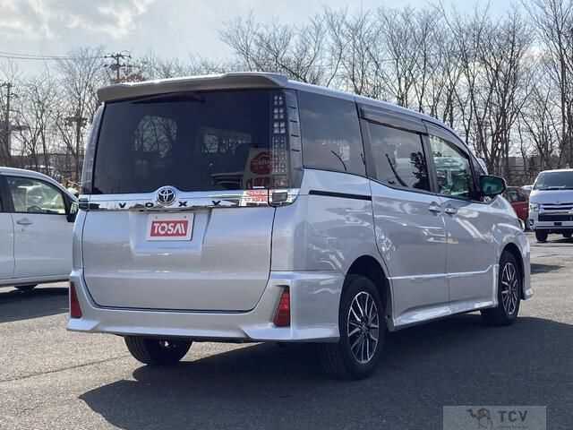 2014 Toyota Voxy