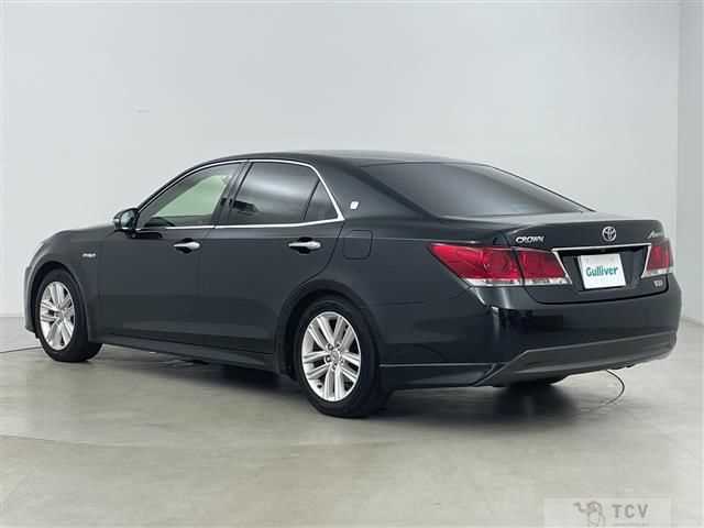 2013 Toyota Crown Hybrid