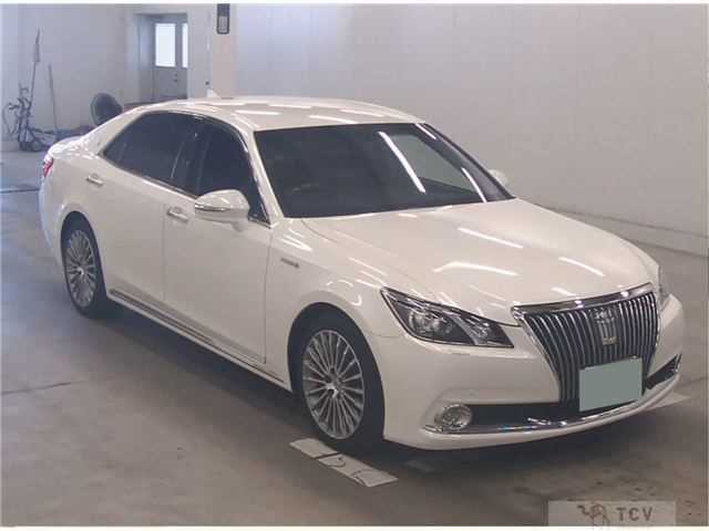 2013 Toyota Crown Majesta