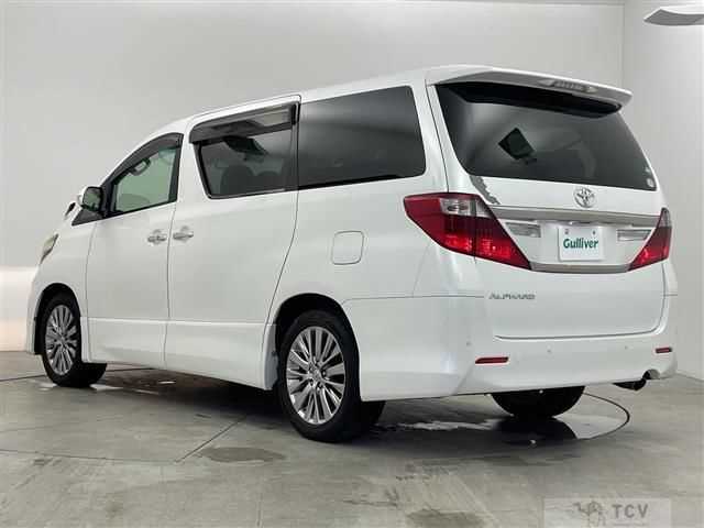 2013 Toyota Alphard