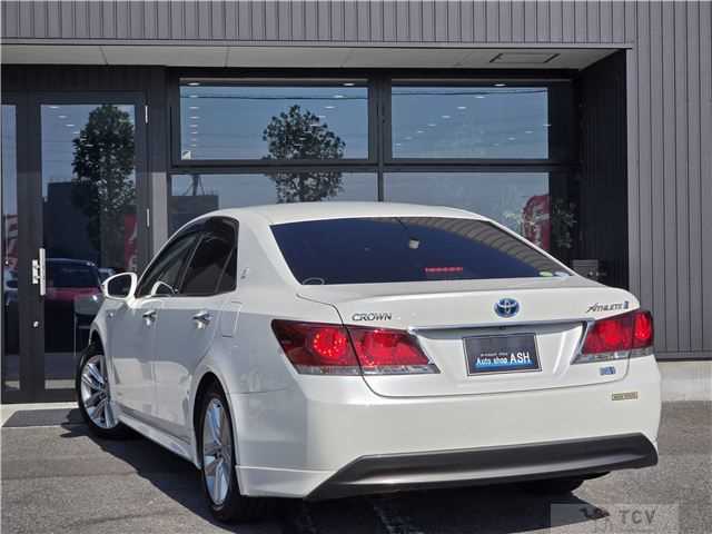 2013 Toyota Crown Hybrid