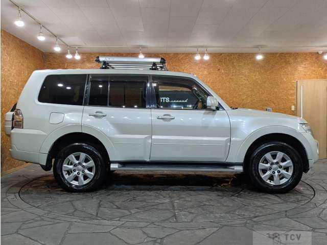 2012 Mitsubishi Pajero