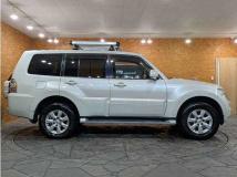 2012 Mitsubishi Pajero
