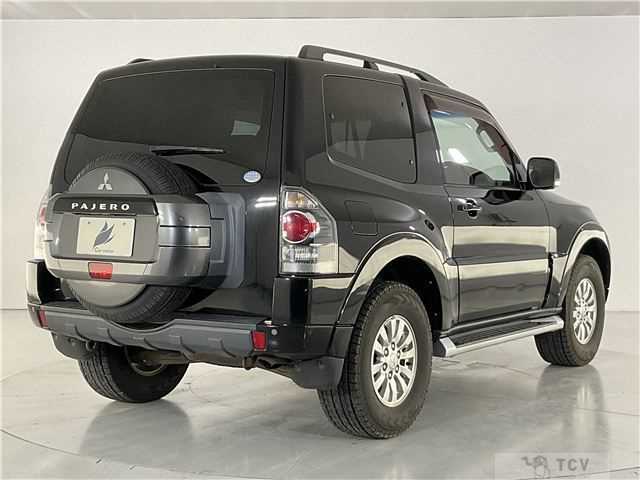 2015 Mitsubishi Pajero