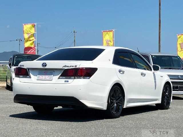 2014 Toyota Crown Hybrid