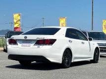 2014 Toyota Crown Hybrid