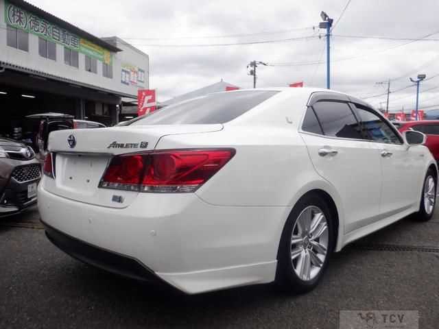 2014 Toyota Crown Hybrid