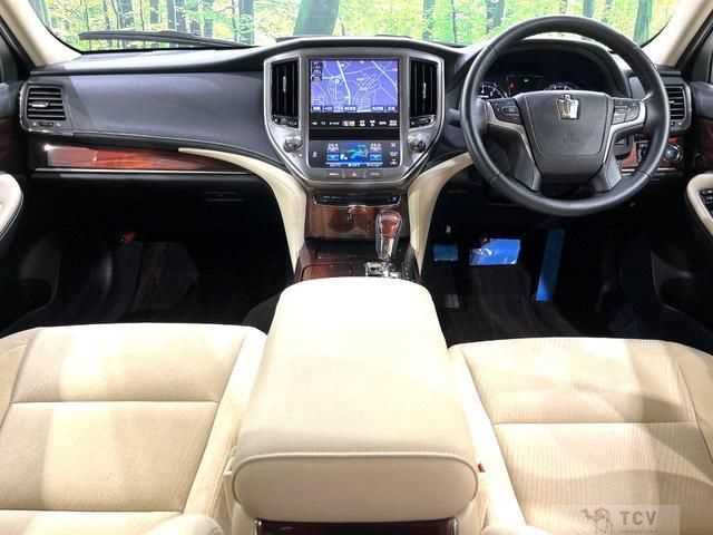 2013 Toyota Crown