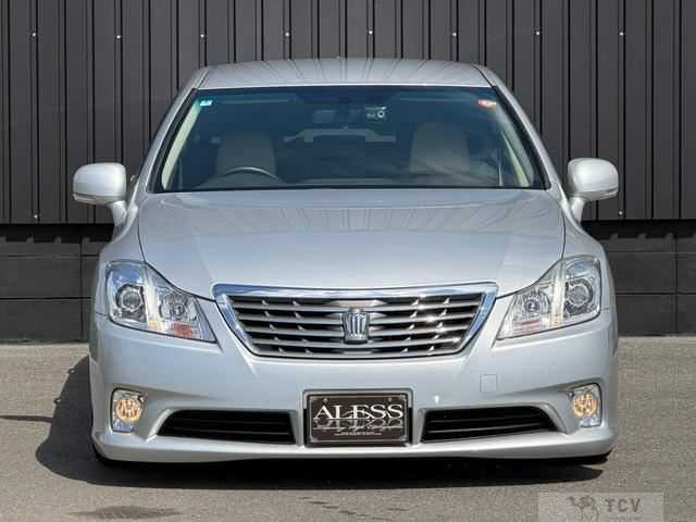 2012 Toyota Crown