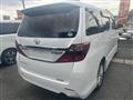 2013 Toyota Alphard