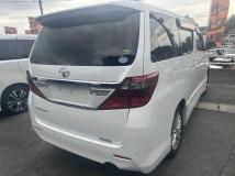 2013 Toyota Alphard