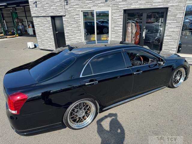2011 Toyota Crown Majesta
