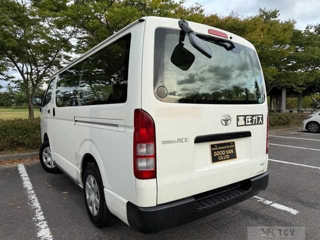 2014 Toyota Hiace Van