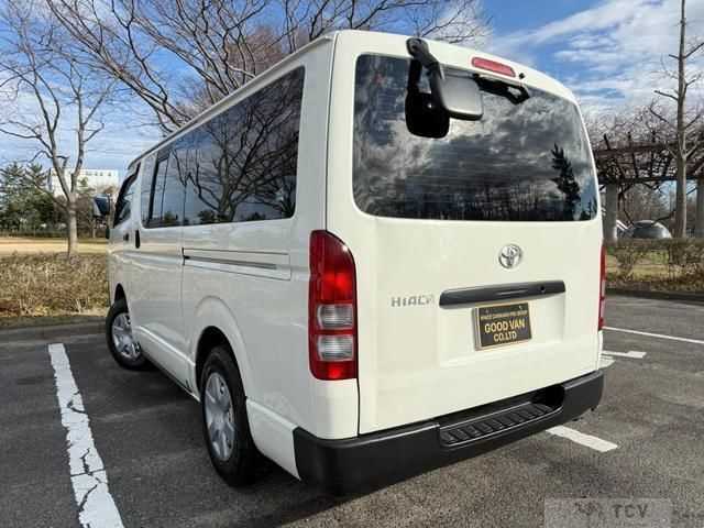 2010 Toyota Hiace Van