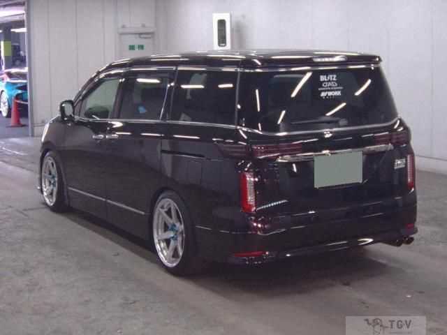 2017 Nissan Elgrand