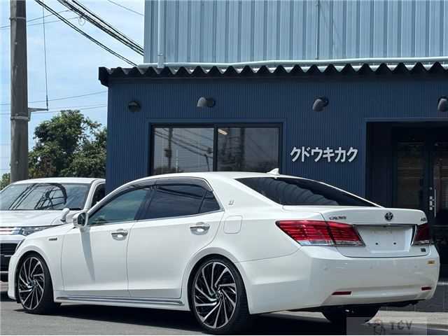2013 Toyota Crown Majesta