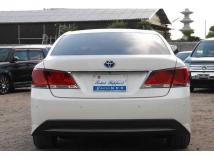2013 Toyota Crown Hybrid