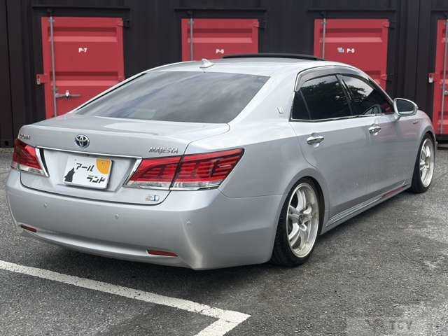 2013 Toyota Crown Majesta