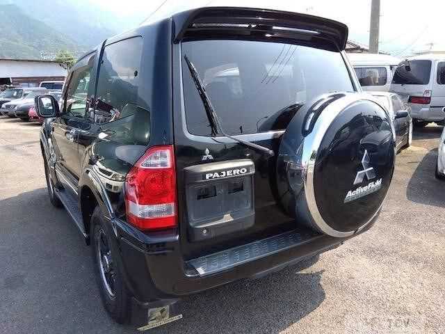 2005 Mitsubishi Pajero