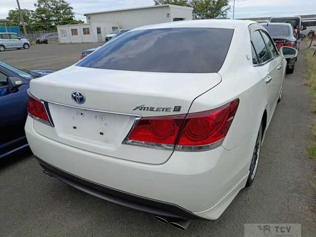 2014 Toyota Crown Hybrid