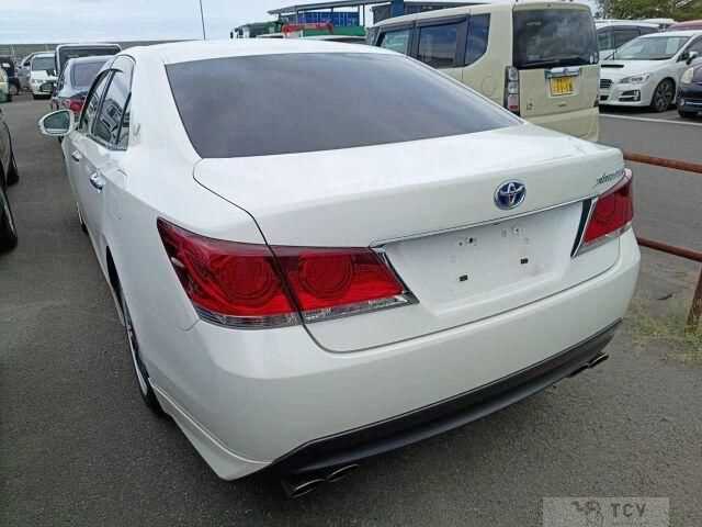 2014 Toyota Crown Hybrid