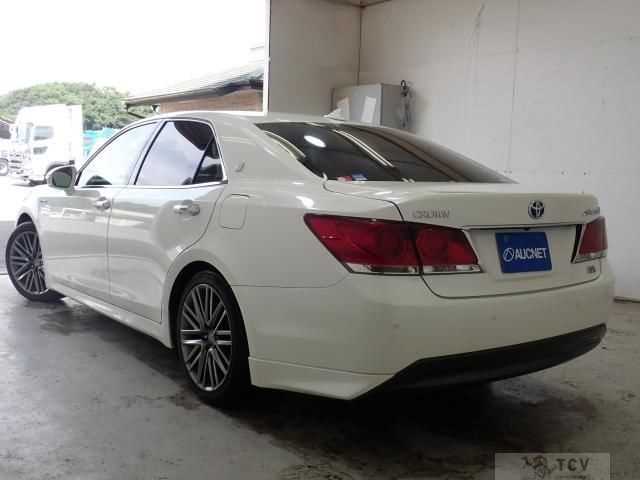 2013 Toyota Crown Hybrid