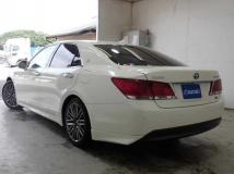 2013 Toyota Crown Hybrid