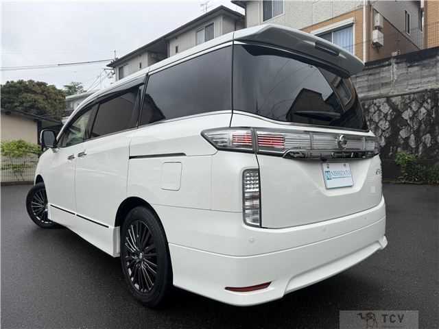2017 Nissan Elgrand