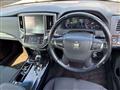 2014 Toyota Crown Hybrid