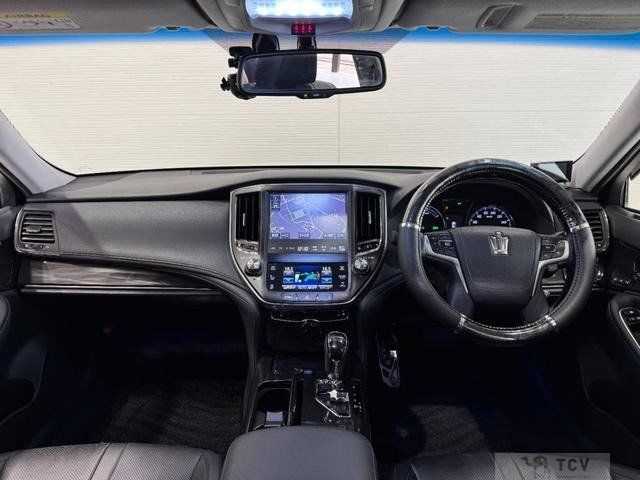 2013 Toyota Crown