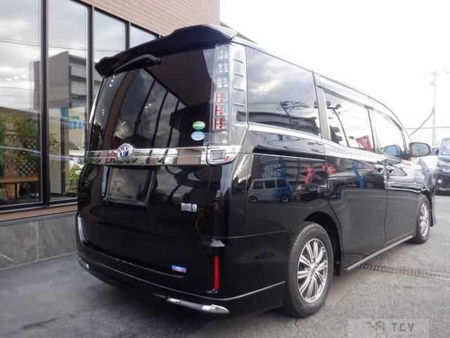 2014 Toyota Voxy