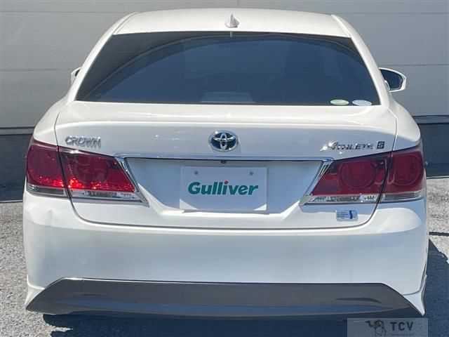 2013 Toyota Crown Hybrid