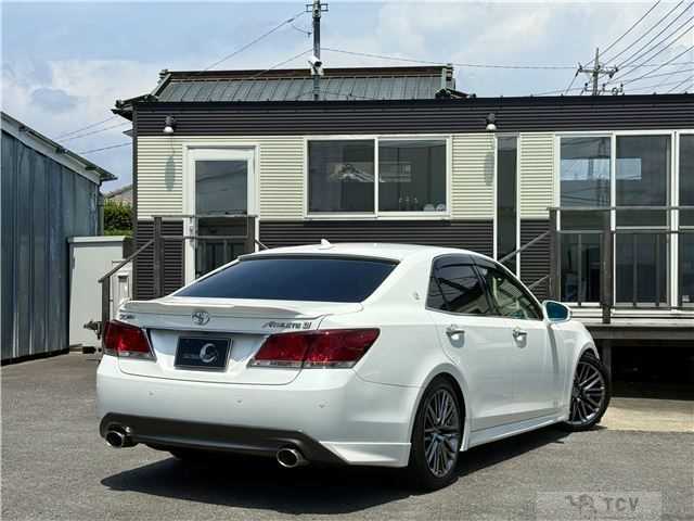 2013 Toyota Crown