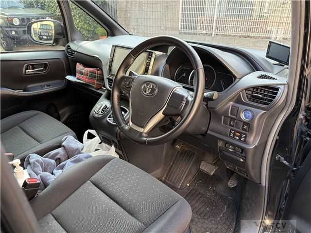 2014 Toyota Voxy