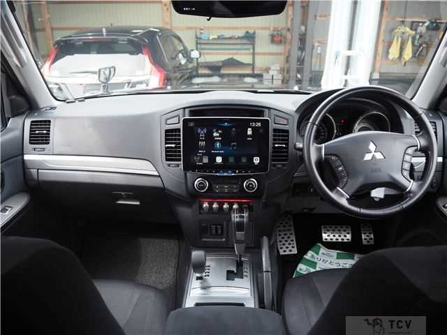 2011 Mitsubishi Pajero