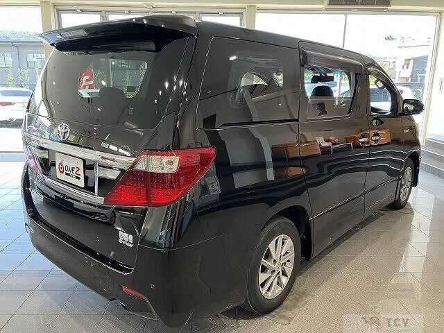 2013 Toyota Alphard Hybrid